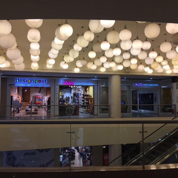 1/26/2017にDinesh D.がR City Mallで撮った写真