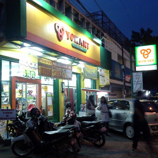 Yomart Convenience Store In Bandung