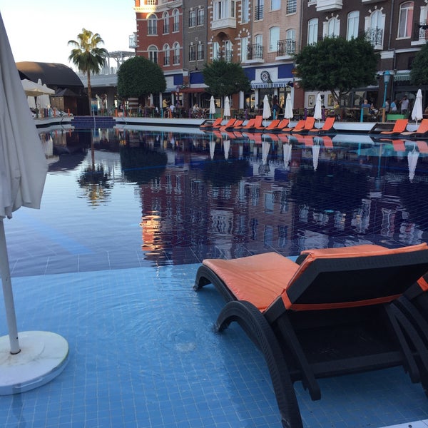 รูปภาพถ่ายที่ Orange County Resort Hotels โดย Samet Anıl เมื่อ 10/10/2022