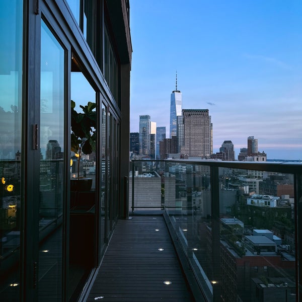 8/3/2023 tarihinde Lujziyaretçi tarafından Bar Hugo - Rooftop'de çekilen fotoğraf