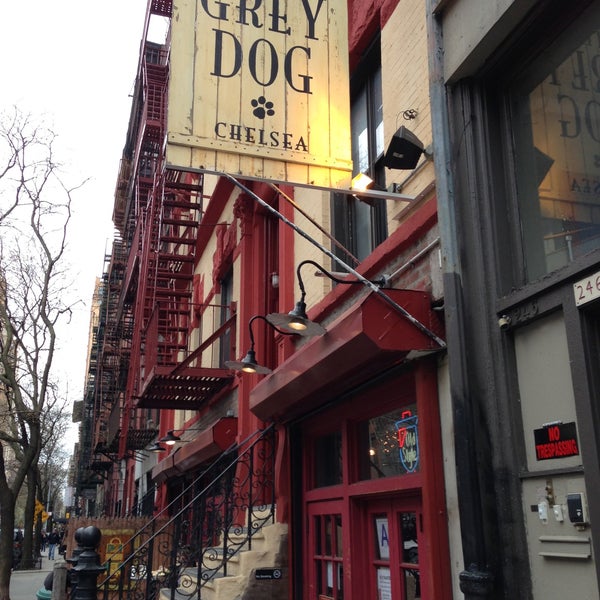 4/13/2013 tarihinde Eddie O.ziyaretçi tarafından The Grey Dog - Chelsea'de çekilen fotoğraf