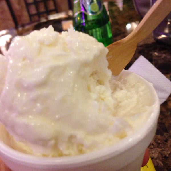 5/19/2014にEddie O.がHenry&#39;s Homemade Ice Creamで撮った写真