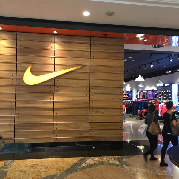 nike store mall of the emirates