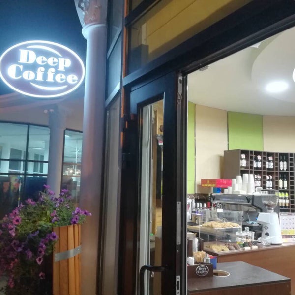 Дом кофе алушта. Deep coffee алушта. Кофейня алушта набережная. Кофе deep. Кофейня дип.