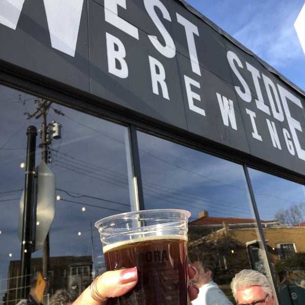 Foto tirada no(a) West Side Brewing por Bob K. em 3/21/2022