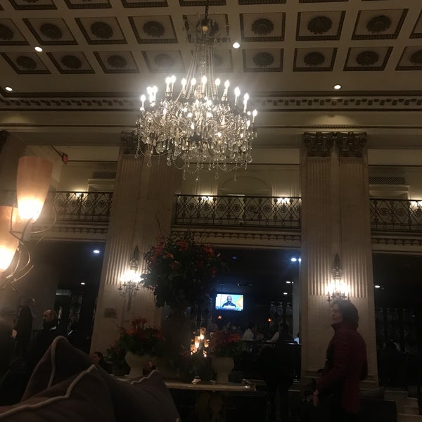 Photo taken at The Roosevelt Hotel by Keiko T. on 11/14/2019