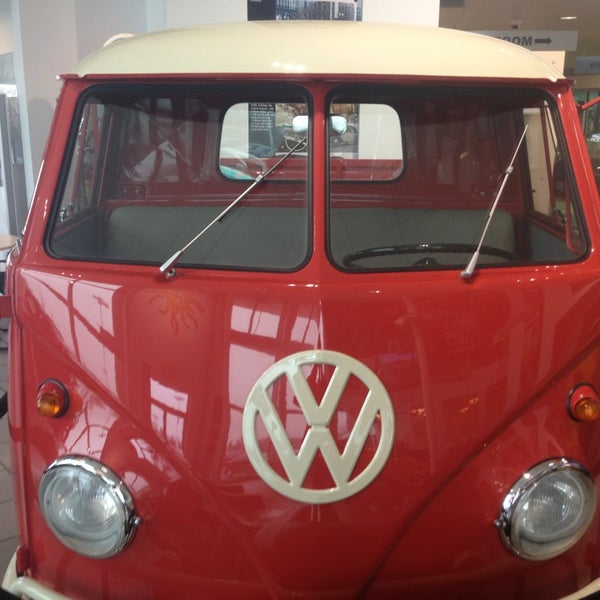 Volkswagen of Perrysburg Auto Dealership