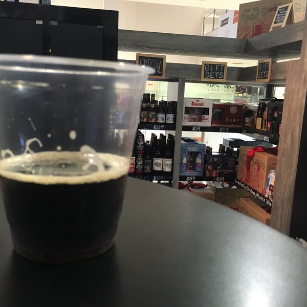 12/5/2018에 Stuart M.님이 Thirsty The Beer Shop에서 찍은 사진