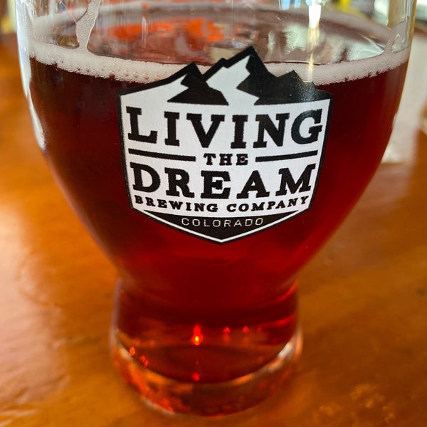 7/19/2020 tarihinde Shawn S.ziyaretçi tarafından Living The Dream Brewing'de çekilen fotoğraf