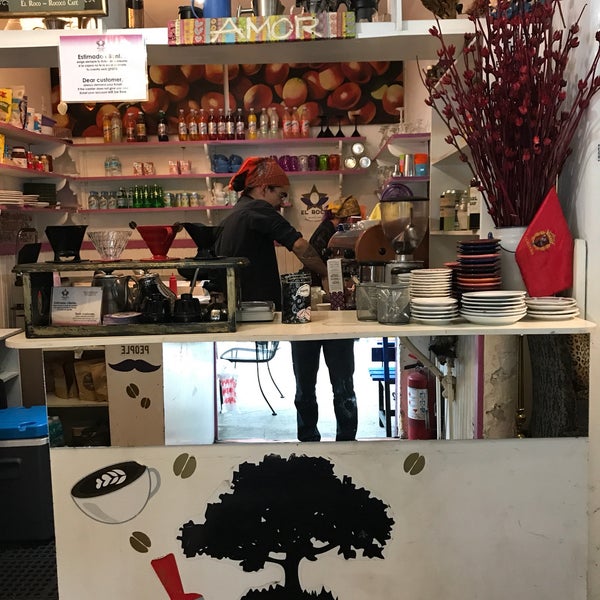 Das Foto wurde bei Rococó Café Espresso von AmorXMéxico am 9/10/2017 aufgenommen