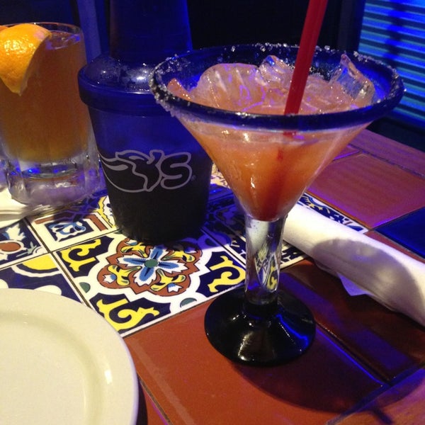 Photo taken at Chili&#39;s Grill &amp; Bar by Shara on 6/16/2013