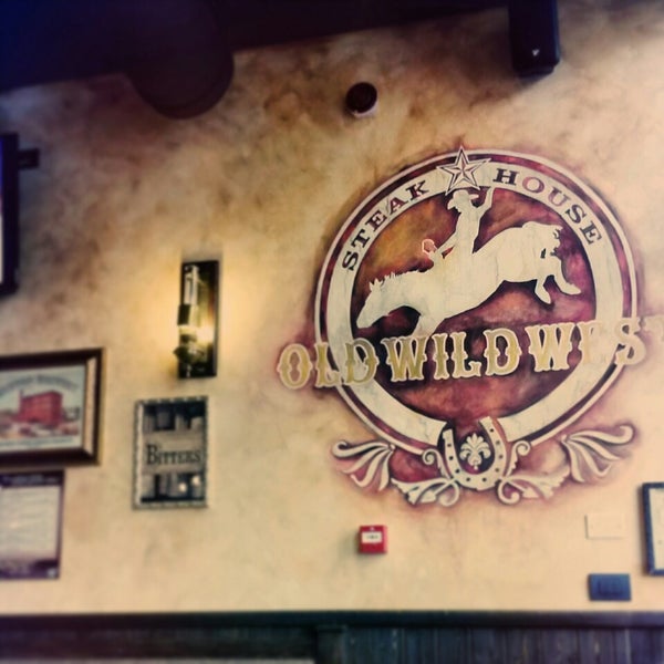 Foto scattata a Old Wild West Steak House da Daphnee S. il 3/16/2015