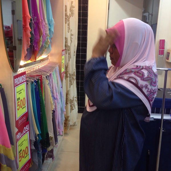 Photos at Ariani Boutique ( Scarf u0026 Shawl ) - Womenu0027s Store