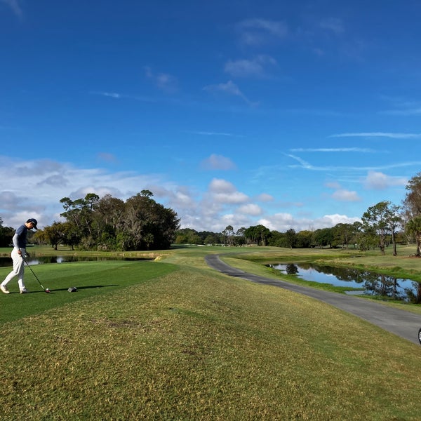รูปภาพถ่ายที่ Disney&#39;s Magnolia Golf Course โดย Tiger เมื่อ 3/7/2024