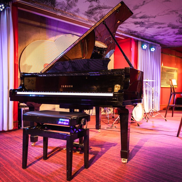 Foto diambil di Vertigo Jazz Club &amp; Restaurant oleh Vertigo Jazz Club &amp; Restaurant pada 4/8/2020