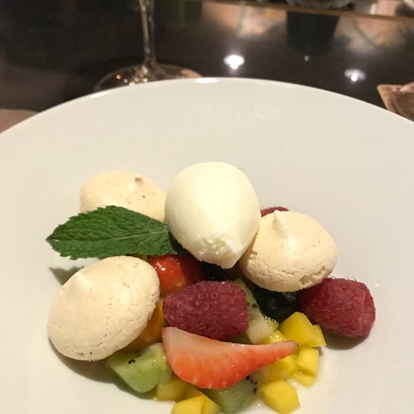 Carte Blanche Caribbean Restaurant