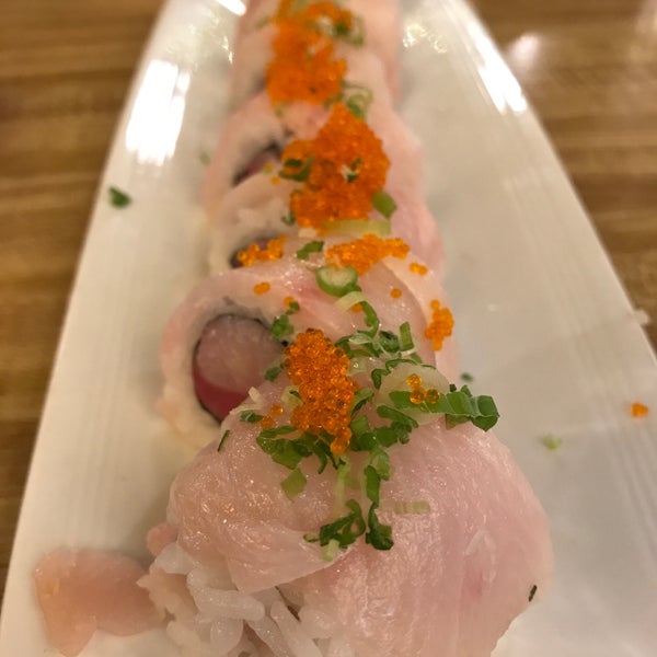 Photo prise au Sushi Ichimoto par Ed C. le7/7/2017
