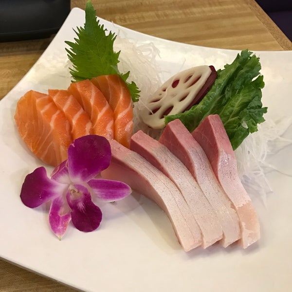 Foto tirada no(a) Sushi Ichimoto por Ed C. em 3/29/2017