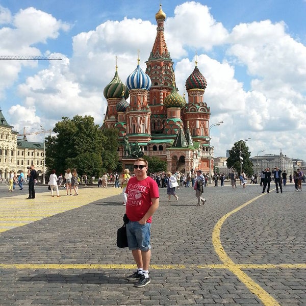 Photo taken at Restaurant &quot;Red Square, 1&quot; by Vladimir V. on 7/29/2015