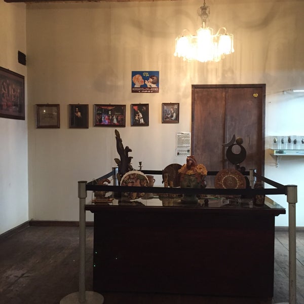 Photo taken at Kakaw, Museo del cacao &amp; chocolatería cultural by Maki D. on 9/30/2015
