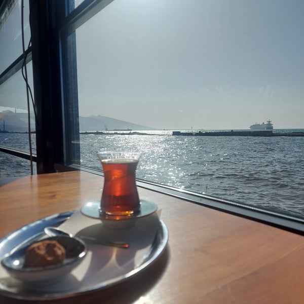Das Foto wurde bei Yüzde Yüz Restaurant &amp; Cafe von ♛🅲🅴🆁🅴🅽♛ am 3/29/2024 aufgenommen