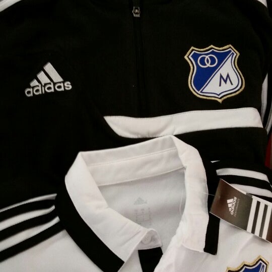 Tiendas adidas top bogota restrepo