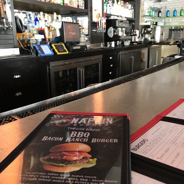 6/25/2017에 Giovanni D.님이 5 Napkin Burger에서 찍은 사진