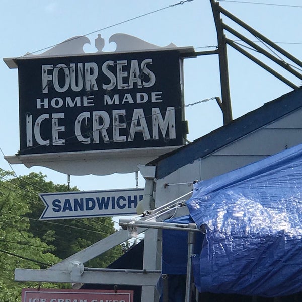 Foto tirada no(a) Four Seas Ice Cream por AElias A. em 7/14/2018