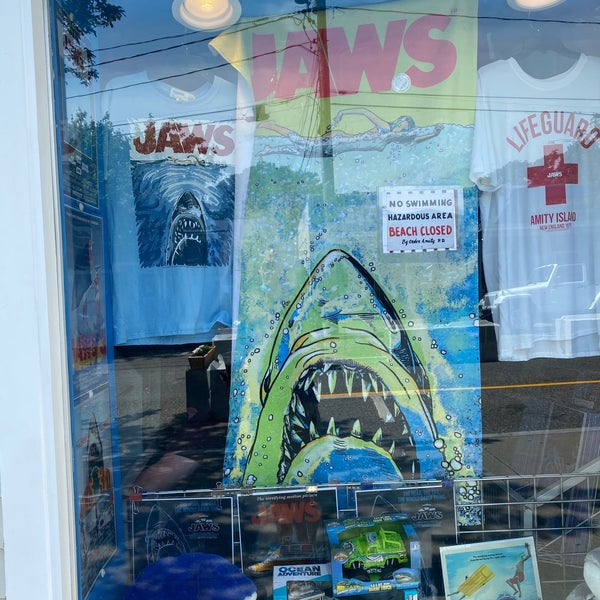 Wings Beachwear Clothing Store in Hyannis