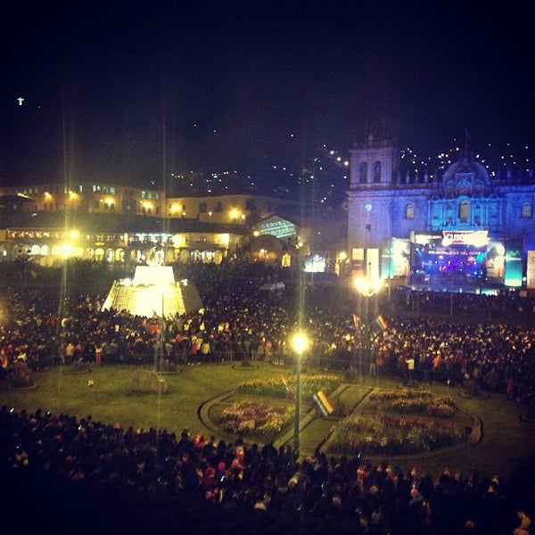 Kausachun Cusco!!!!! Juego de luces y sonido por el mes de fiesta de Cusco :)