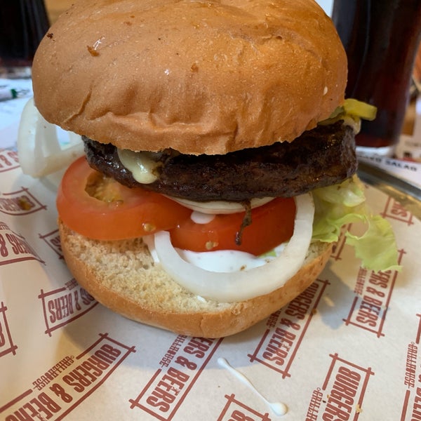 Foto tomada en Burgers and Beers Grillhouse  por 🌸Nahla🌸 el 8/4/2019