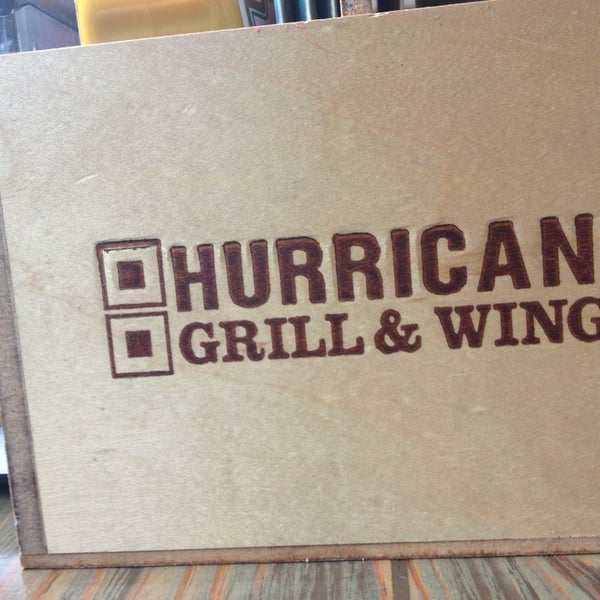 Foto tirada no(a) Hurricane Grill And Wings por Han S. em 8/16/2013