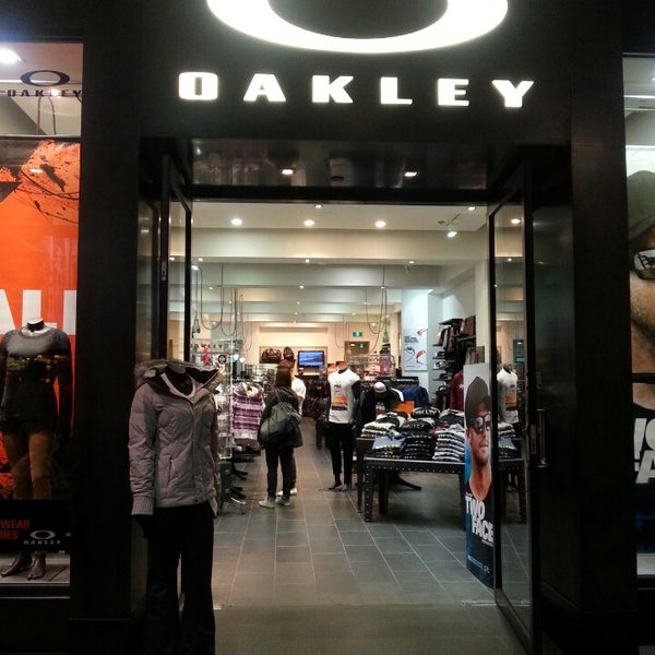 oakley outlet los angeles