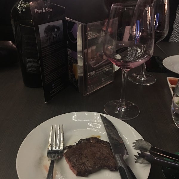 4/13/2017にMahyaa N.がTouro Churrascaria | Brazilian Steakhouse &amp; Wine Barで撮った写真