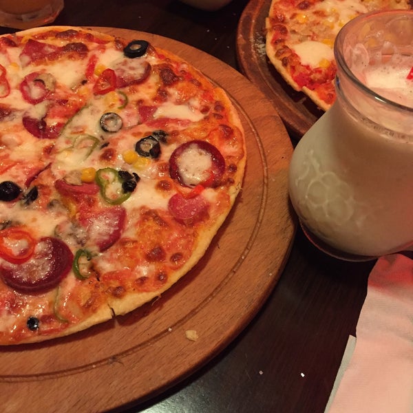 9/5/2017 tarihinde Fatih M.ziyaretçi tarafından Pizza Napoli'de çekilen fotoğraf