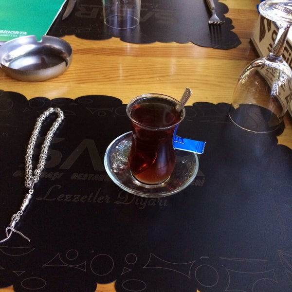 Снимок сделан в Safir Ocakbaşı ve Restaurant пользователем Hüseyin Burak B. 10/31/2015
