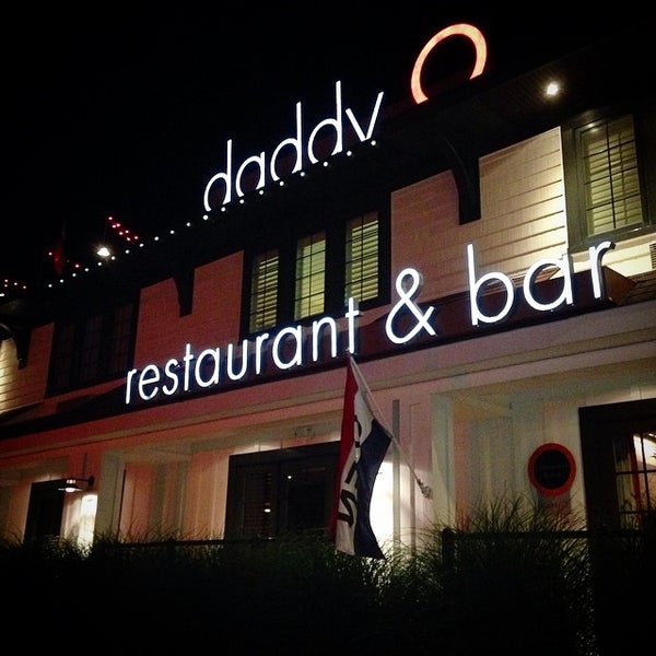 Foto scattata a DaddyO Hotel Restaurant and Bar da Viktor G. il 9/1/2014