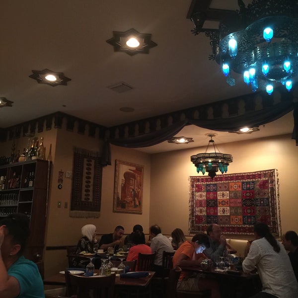 Foto tirada no(a) Maroosh Mediterranean Restaurant por Thamer A. em 9/21/2015