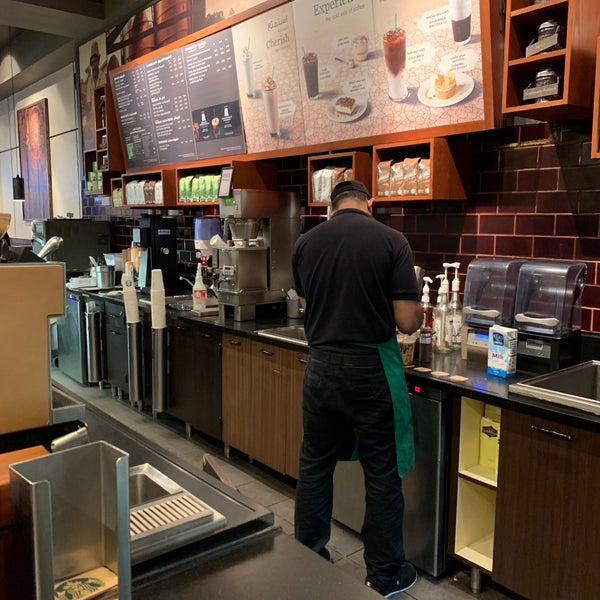 Photo prise au Starbucks par مشعل الشريف🇸🇦⚖️ L. le5/25/2019