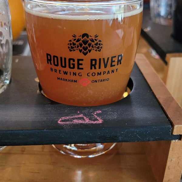 Снимок сделан в Rouge River Brewing Company пользователем Mike B. 10/15/2022