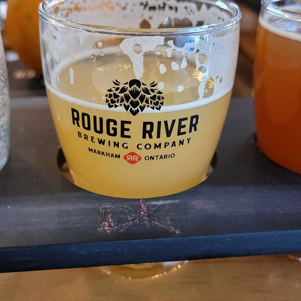 Снимок сделан в Rouge River Brewing Company пользователем Mike B. 10/15/2022