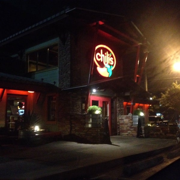 Photo taken at Chili&#39;s Grill &amp; Bar by Cynthia E. on 10/29/2013