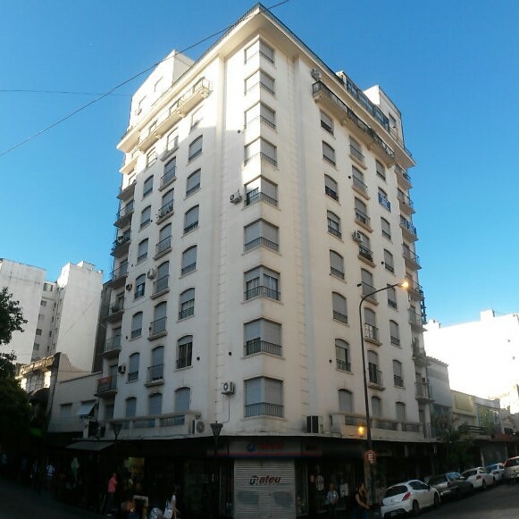 Calle 8 Latina