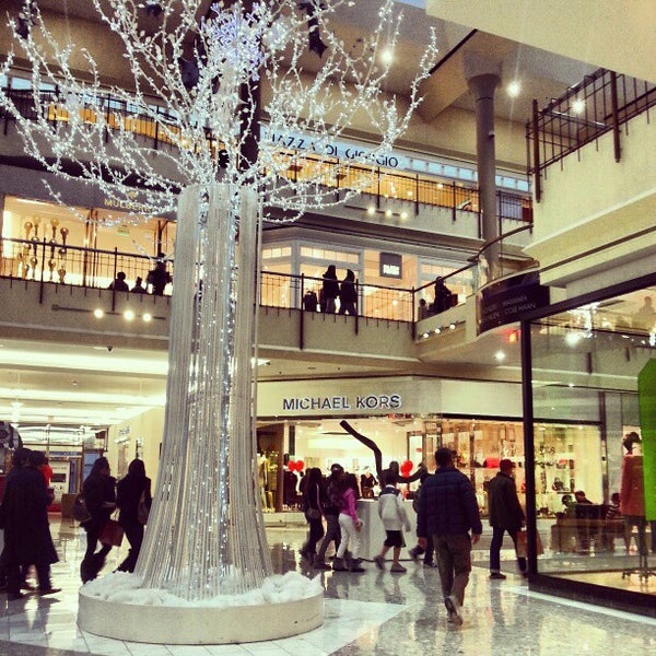 Tysons Galleria 16369 ziyaretçidan 78 tavsiye