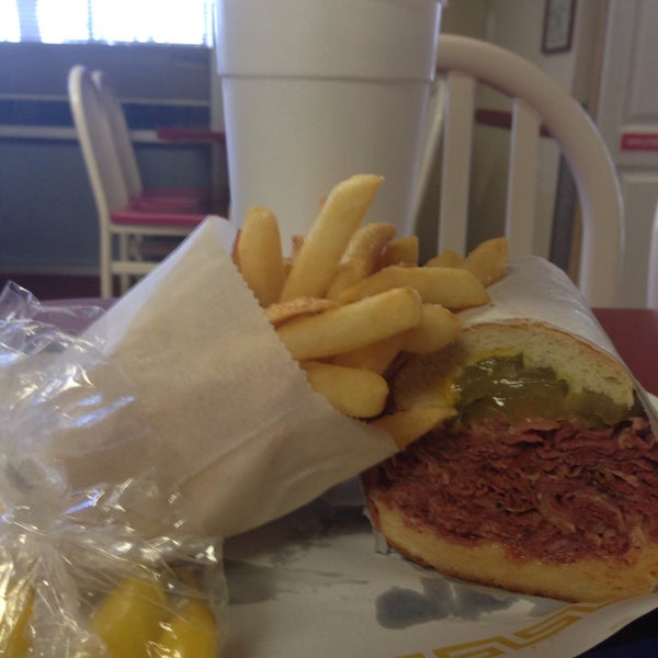 Gene's Grinders Sandwich Spot in Monrovia