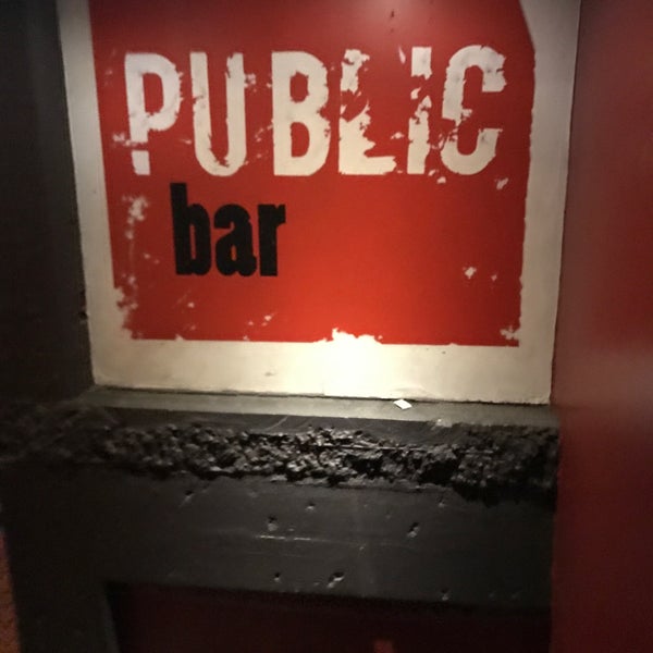 รูปภาพถ่ายที่ Public Bar โดย Bobby (DJ Oso Fresh) A. เมื่อ 3/24/2017