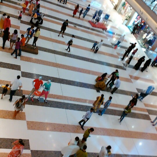 Снимок сделан в Korum Mall пользователем Priyam S. 6/22/2013