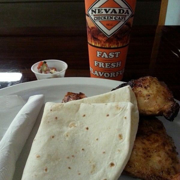 4/6/2013 tarihinde Deanne F.ziyaretçi tarafından Nevada Chicken Cafe'de çekilen fotoğraf