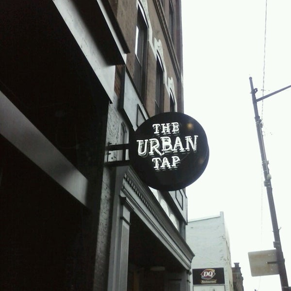 รูปภาพถ่ายที่ Urban Tap Southside โดย Linden M. เมื่อ 11/22/2013