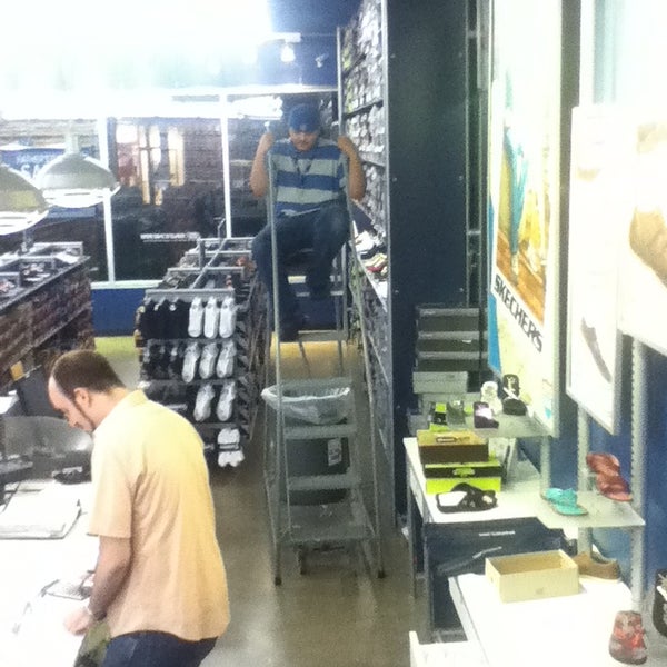 SKECHERS Factory Outlet - Tannersville, PA